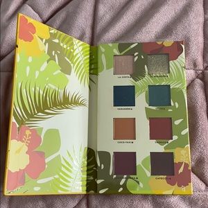 Alamar Cosmetics eyeshadow palette